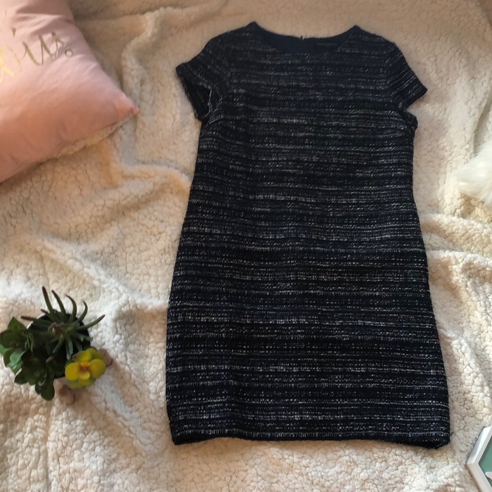 Short sleeve dress